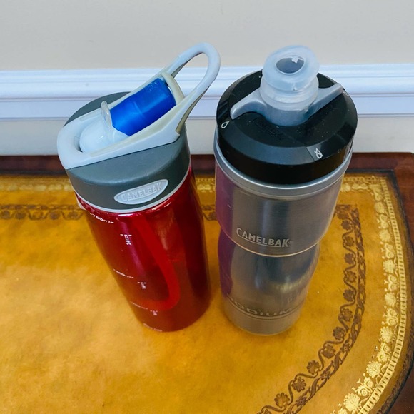 Set of 2 Camelbak Water Bottles - Picture 4 of 5